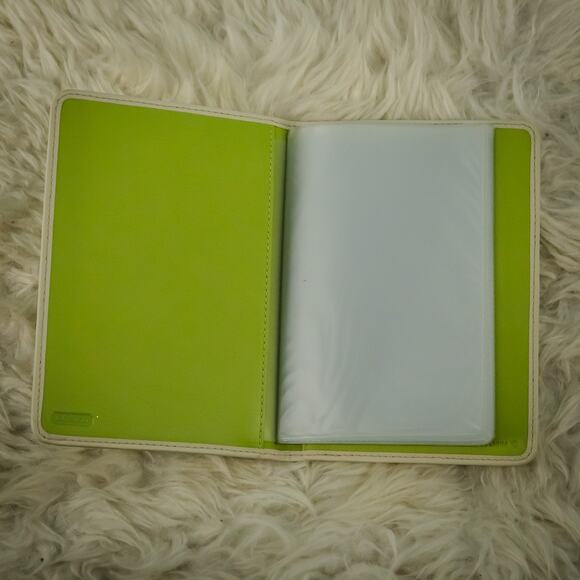 Coach Lime Green Ivory Trim Leather 5 x 7 Inch Bifold Photo Album Holder Wallet - Picture 3 of 6